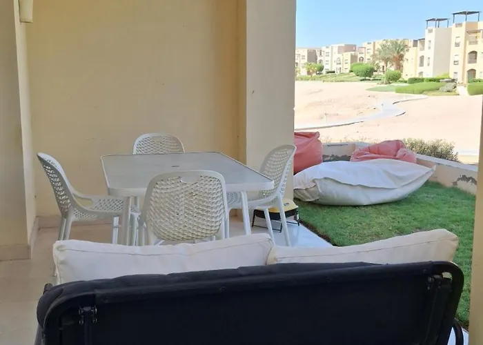 Waterside Apartments, - 1bd Ground Floor شقة