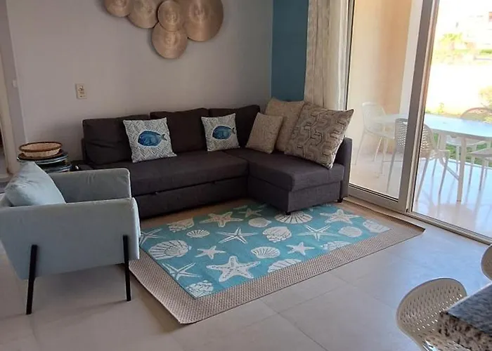 Waterside Apartments, - 1bd Ground Floor شقة
